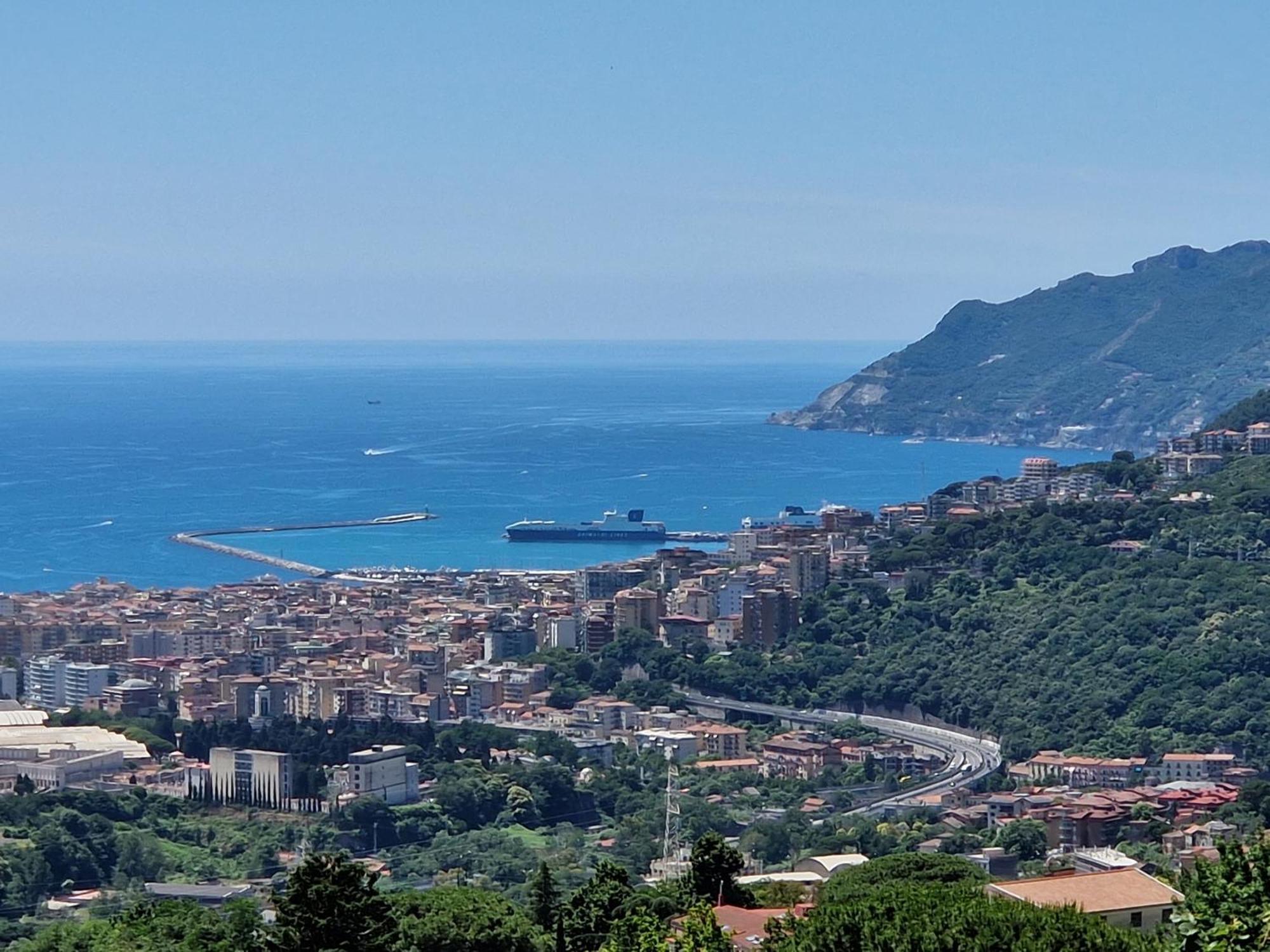 Esmeralda * Salerno